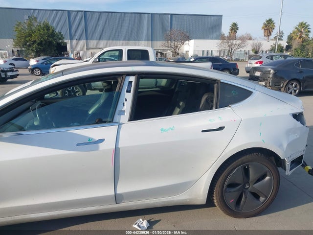 Tesla Model 3 Long Range/mid Range/standard Range/standard Range Plus 2019 5YJ3E1EA5KF313992 Image 20