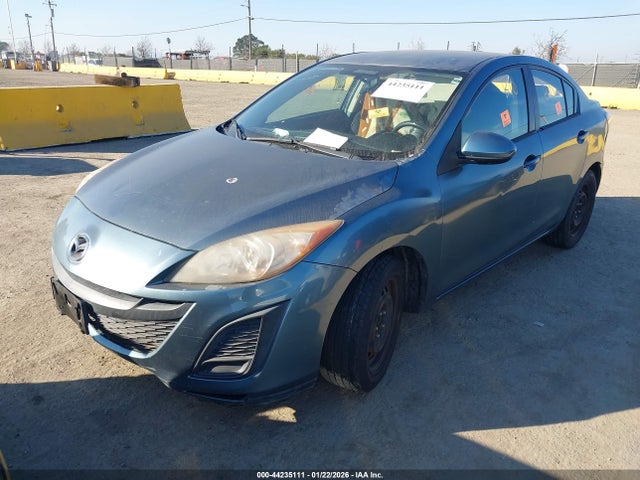 2011 MAZDA MAZDA3 JM1BL1UG8B1467869 Photo 1
