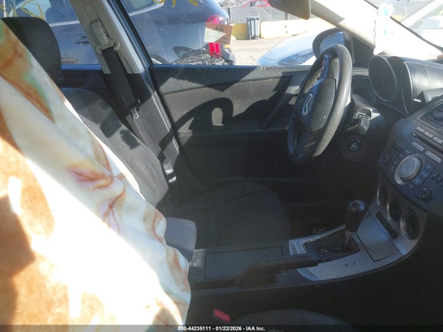 2011 MAZDA MAZDA3 JM1BL1UG8B1467869 Photo 4