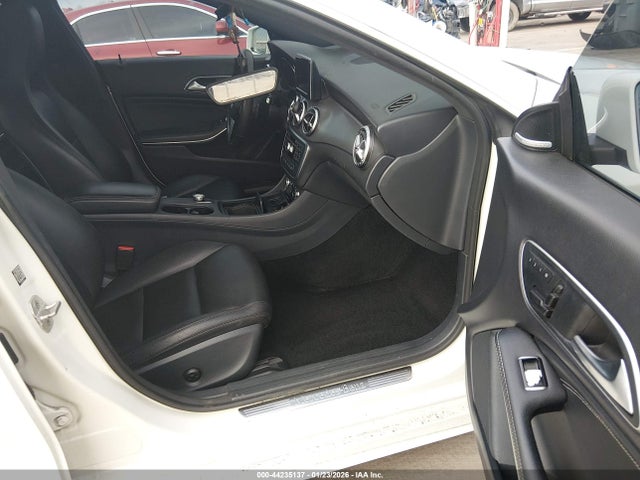 2014 Mercedes-benz Cla 250 მანქანა იყიდება აუქციონზე, vin: WDDSJ4EB1EN134880, აუქციონის ნომერი: 44235137