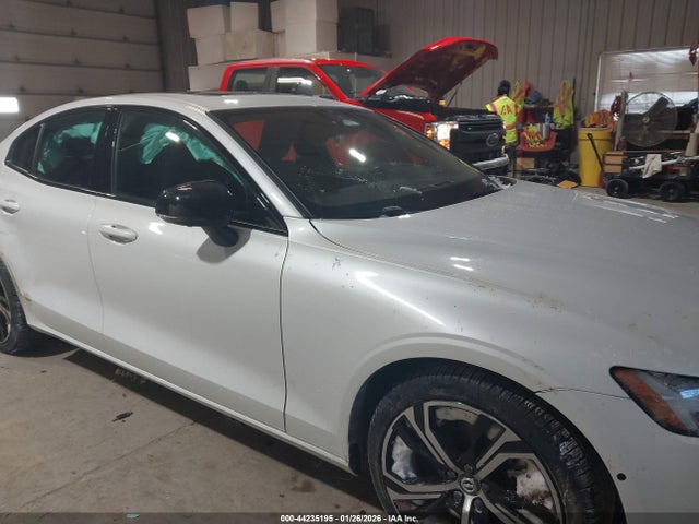Aukcja sprzedaży 2024 Volvo S60 B5 Plus Dark Theme, vin: 7JRL12TL9RG282690, numer aukcji: 44235195