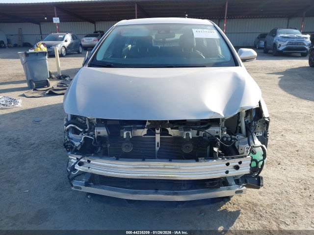Toyota Prius Prime Plus 2019 JTDKARFP9K3116166 Image 13