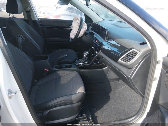 2024 KIA SELTOS KNDEU2AA2R7582071 Photo 4