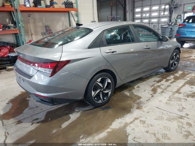KMHLS4AG5PU494560 Hyundai ELANTRA SEL