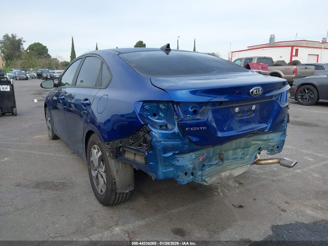 3KPF24AD9ME364220 KIA Forte Lxs