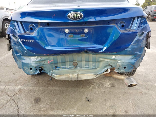 3KPF24AD9ME364220 KIA Forte Lxs