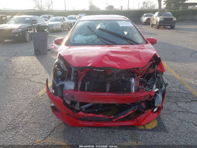 JTDKDTB37G1128035 Toyota Prius C Four