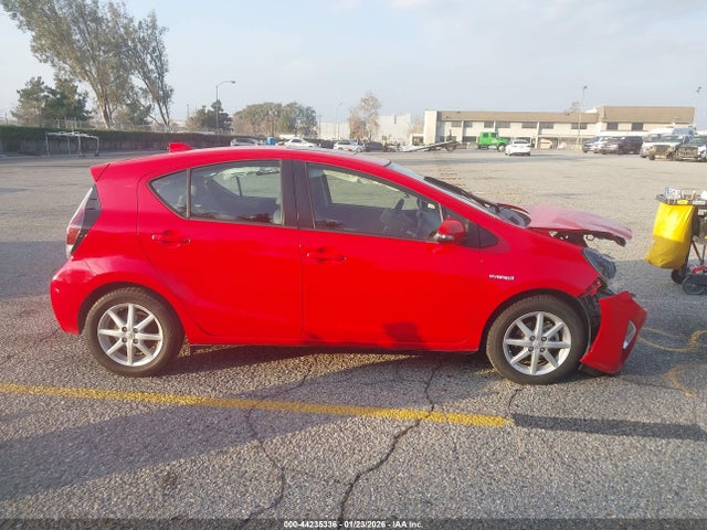 JTDKDTB37G1128035 Toyota Prius C Four