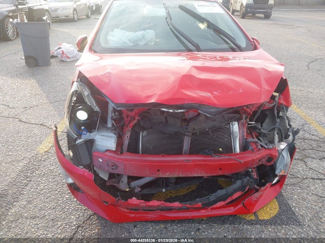 JTDKDTB37G1128035 Toyota Prius C Four