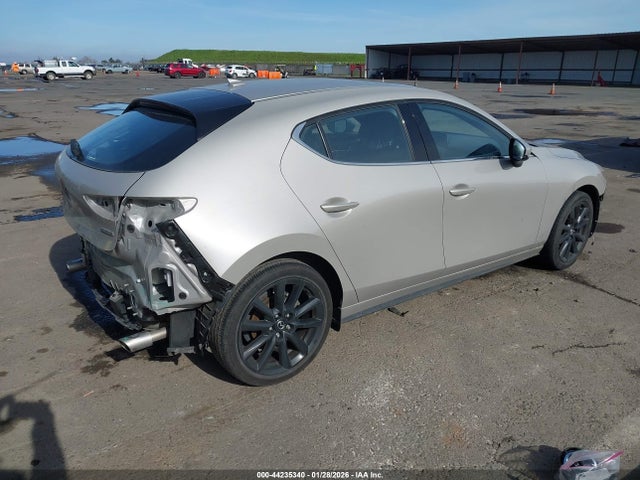 JM1BPAML8N1511908 Mazda Mazda3 Premium