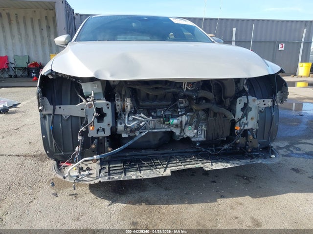 JM1BPAML8N1511908 Mazda Mazda3 Premium