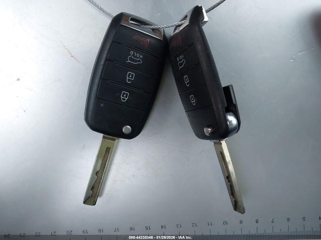5XYPGDA39HG327996 KIA Sorento 2.4l Lx