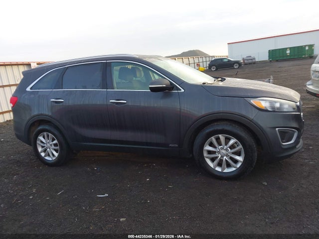 5XYPGDA39HG327996 KIA Sorento 2.4l Lx