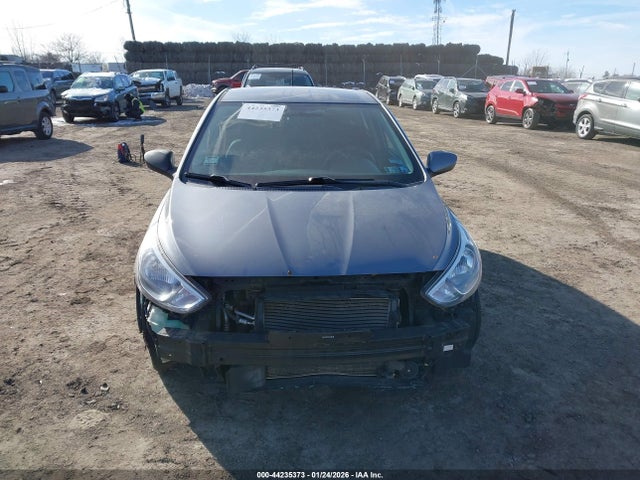 KMHCT5AE0HU313173 Hyundai ACCENT SE