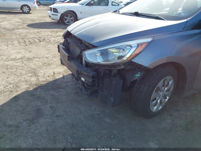 KMHCT5AE0HU313173 Hyundai ACCENT SE