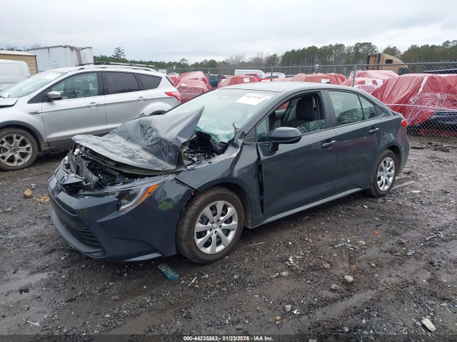 Toyota COROLLA LE 2025 5YFB4MDE1SP352975 Image 2