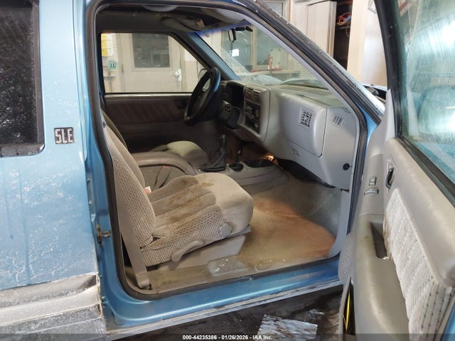 1997 Gmc Jimmy Sls მანქანა იყიდება აუქციონზე, vin: 1GKDT13WXV2513240, აუქციონის ნომერი: 44235386