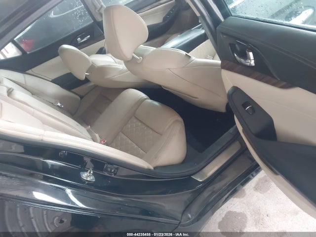 1N4AA6AP3GC419118 Nissan Maxima 3.5 Platinum