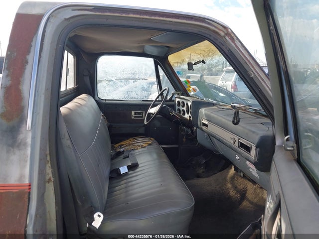 Aukcja sprzedaży 1984 Chevrolet C20, vin: 1GCGC24M7EJ105702, numer aukcji: 44235576