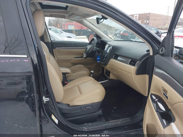 2019 MITSUBISHI OUTLANDER JA4AZ3A34KZ004016 Photo 4
