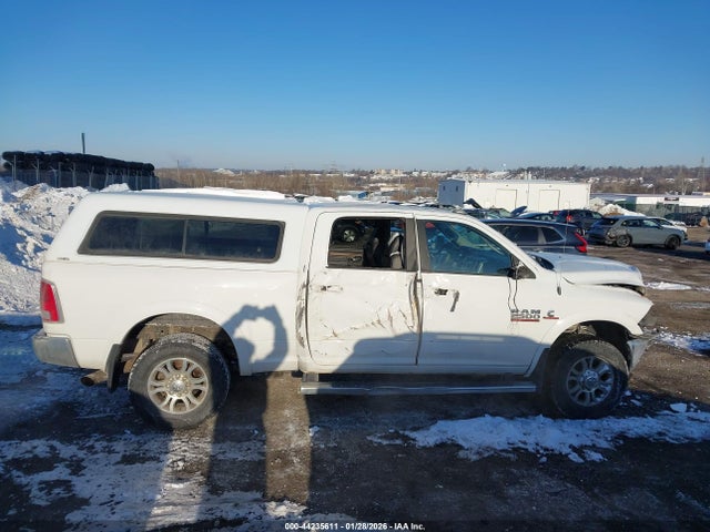 3C6UR5FL4HG647795 RAM 2500 Laramie 4x4 6&#039;4 Box