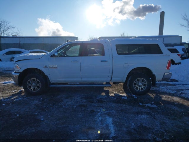 3C6UR5FL4HG647795 RAM 2500 Laramie 4x4 6&#039;4 Box