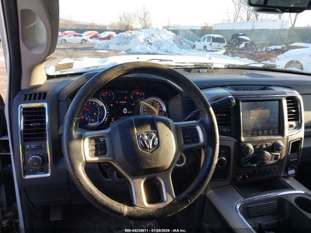 3C6UR5FL4HG647795 RAM 2500 Laramie 4x4 6&#039;4 Box