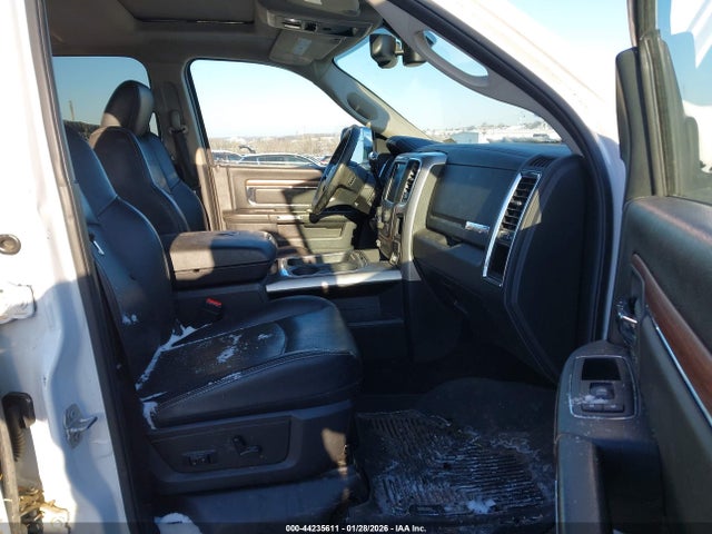 3C6UR5FL4HG647795 RAM 2500 Laramie 4x4 6&#039;4 Box