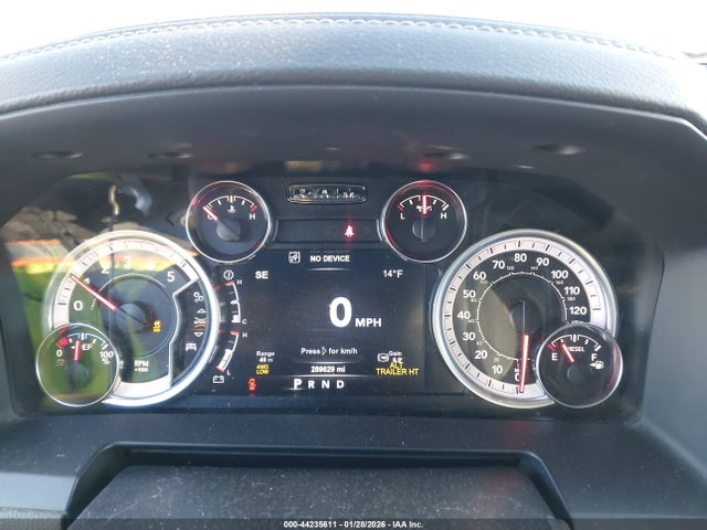 3C6UR5FL4HG647795 RAM 2500 Laramie 4x4 6&#039;4 Box