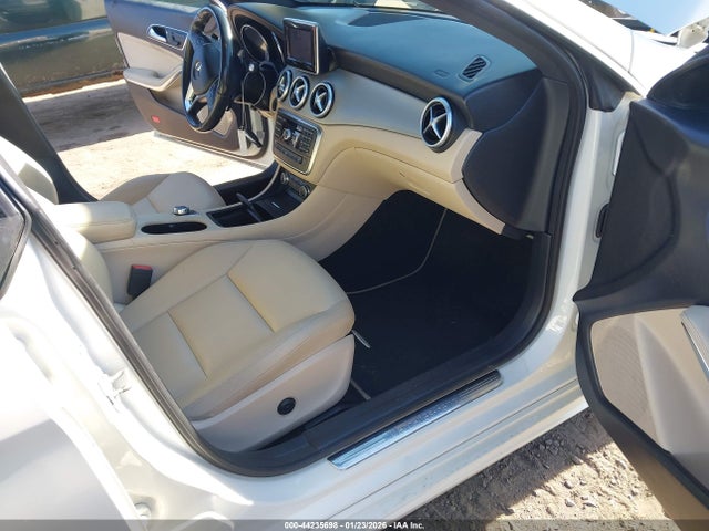 2014 MERCEDES-BENZ CLA 250 WDDSJ4GB2EN139924 Photo 4