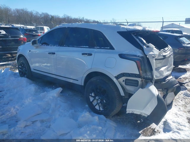 2017 CADILLAC XT5 1GYKNBRSXHZ231483 Photo 2