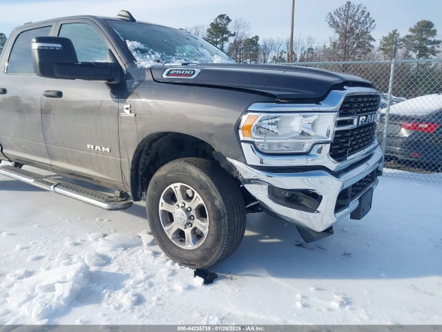 44235739 :رقم المزاد ، 3C6UR5DL7RG297812 vin ، 2024 Ram 2500 Big Horn  4x4 6'4 Box مزاد بيع