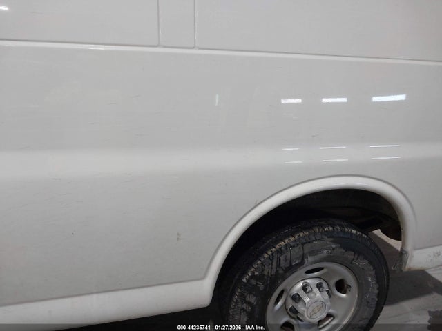 1GCWGAFP0L1208832 Chevrolet Express Cargo Rwd 2500 Regular Wheelbase Wt