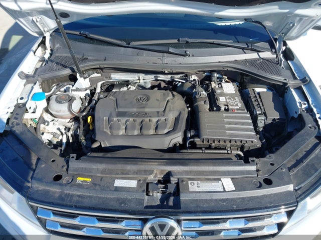 3VV3B7AX1JM028059 Volkswagen Tiguan 2.0t Se/2.0t Sel