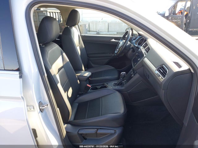 3VV3B7AX1JM028059 Volkswagen Tiguan 2.0t Se/2.0t Sel