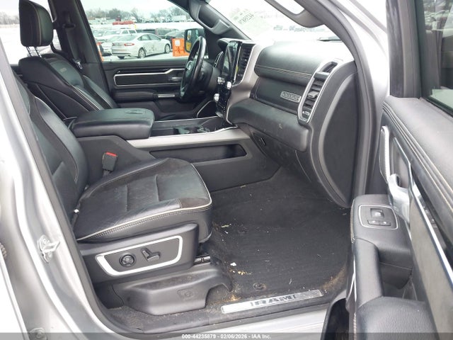 44235879 :رقم المزاد ، 1C6SRFJT8MN557006 vin ، 2021 Ram 1500 Laramie  4x4 5'7 Box مزاد بيع