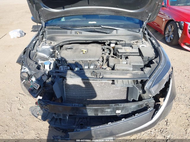 3KPF24AD3PE605662 KIA Forte Lxs