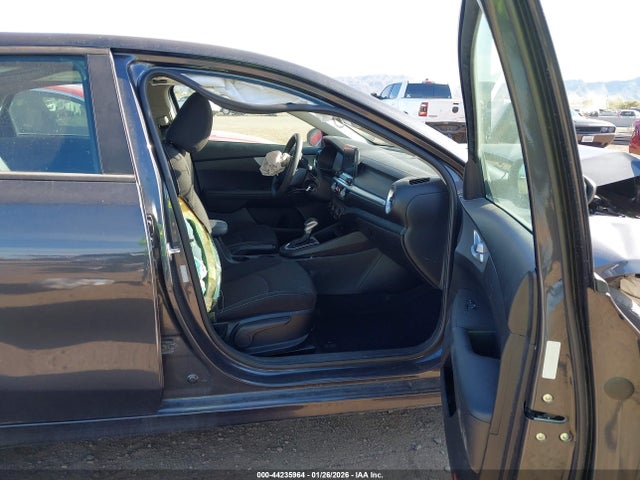3KPF24AD3PE605662 KIA Forte Lxs