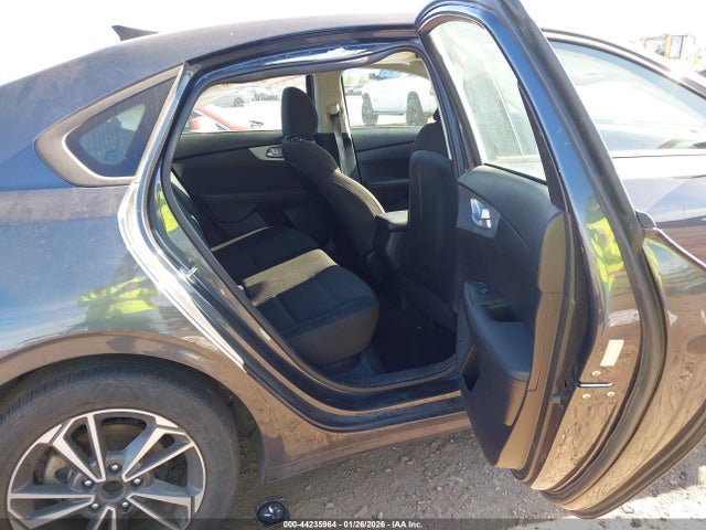 3KPF24AD3PE605662 KIA Forte Lxs