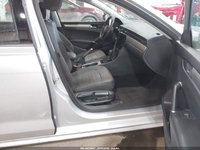 2021 VOLKSWAGEN PASSAT 1VWAA7A38MC014586 Photo 4