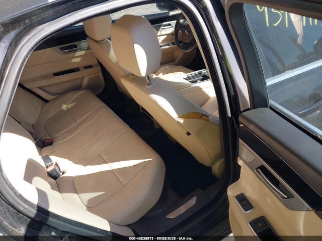 2017 JAGUAR XF SAJBD4BNXHCY32258 Photo 7