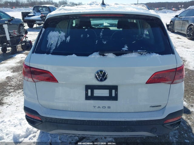 44236044 :رقم المزاد ، 3VVAX7B2XNM050000 vin ، 2022 Volkswagen Taos 1.5t S مزاد بيع