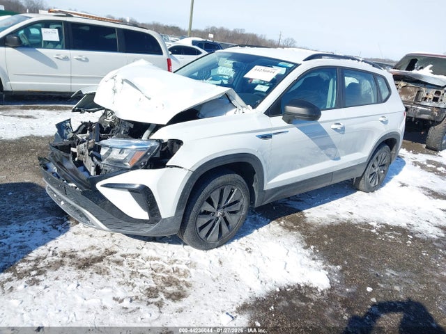 44236044 :رقم المزاد ، 3VVAX7B2XNM050000 vin ، 2022 Volkswagen Taos 1.5t S مزاد بيع