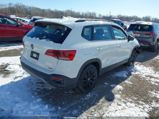 44236044 :رقم المزاد ، 3VVAX7B2XNM050000 vin ، 2022 Volkswagen Taos 1.5t S مزاد بيع