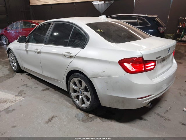 44236050 :رقم المزاد ، WBA3C3C51EP662730 vin ، 2014 Bmw 320i Xdrive مزاد بيع
