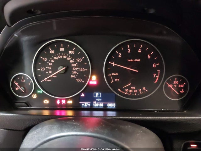 44236050 :رقم المزاد ، WBA3C3C51EP662730 vin ، 2014 Bmw 320i Xdrive مزاد بيع