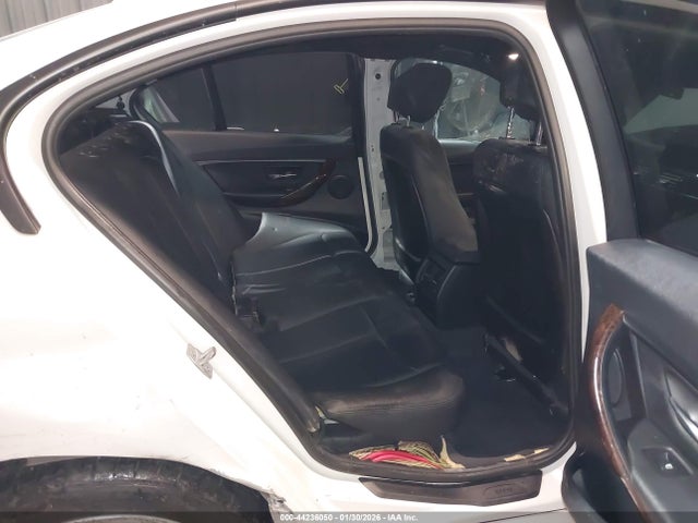 44236050 :رقم المزاد ، WBA3C3C51EP662730 vin ، 2014 Bmw 320i Xdrive مزاد بيع