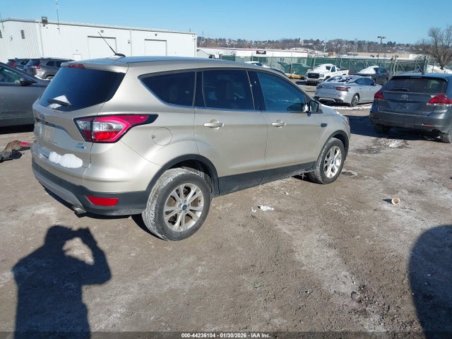 1FMCU9GD8HUE84000 Ford ESCAPE SE
