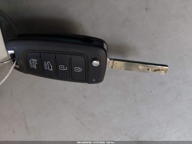 KMHLL4DG4RU657081 Hyundai ELANTRA SE