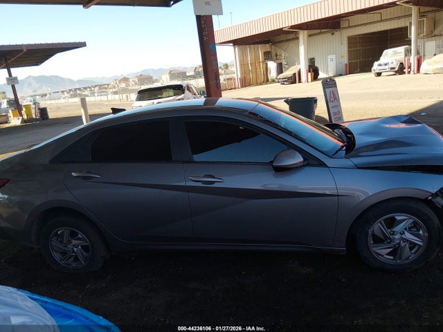 KMHLL4DG4RU657081 Hyundai ELANTRA SE